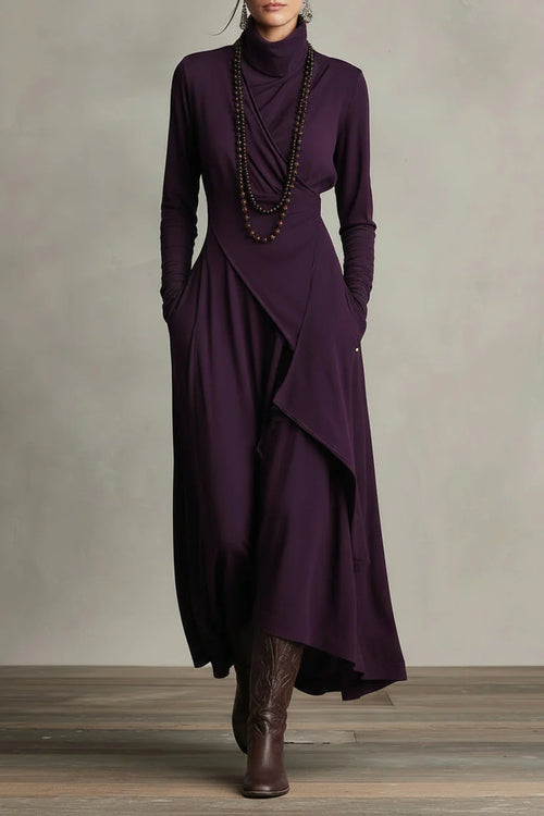 Refined boho maxi dress with a soft V-neck, long sleeves and fluid full-length line.